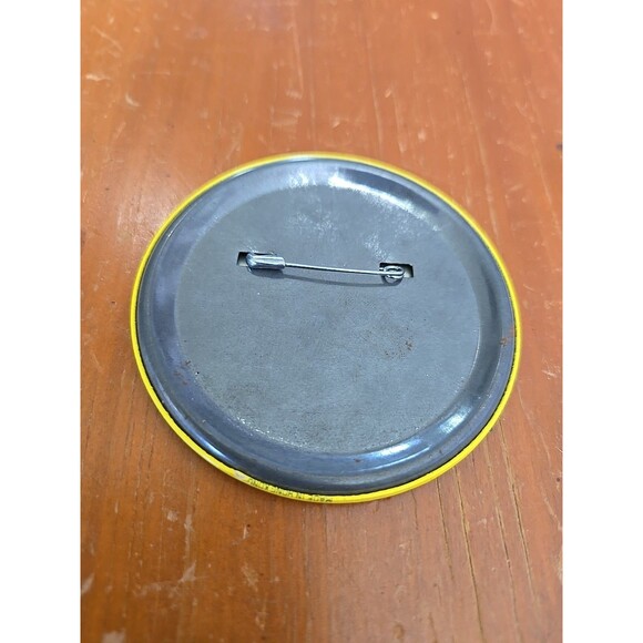 Vintage 1991 Chuck E. Cheese Showbiz Pizza Pin Pinback Button - Picture 5 of 5